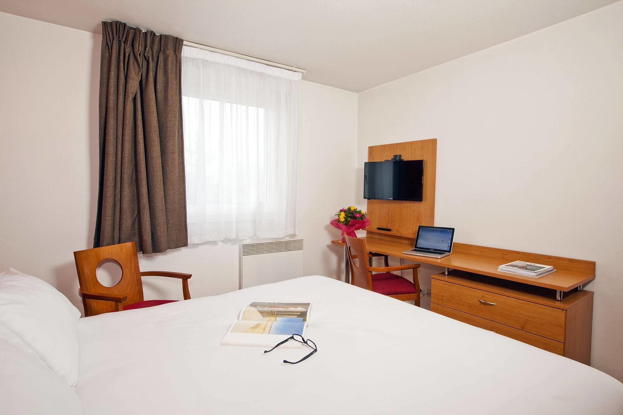 Sejours & Affaires Saint Etienne Jules Ferry Aparthotel Exterior photo